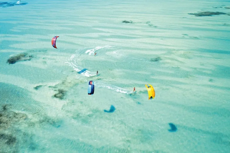 Melhores Destinos para Esportes Aquáticos no Caribe: Onde a Aventura Encontra o Paraíso